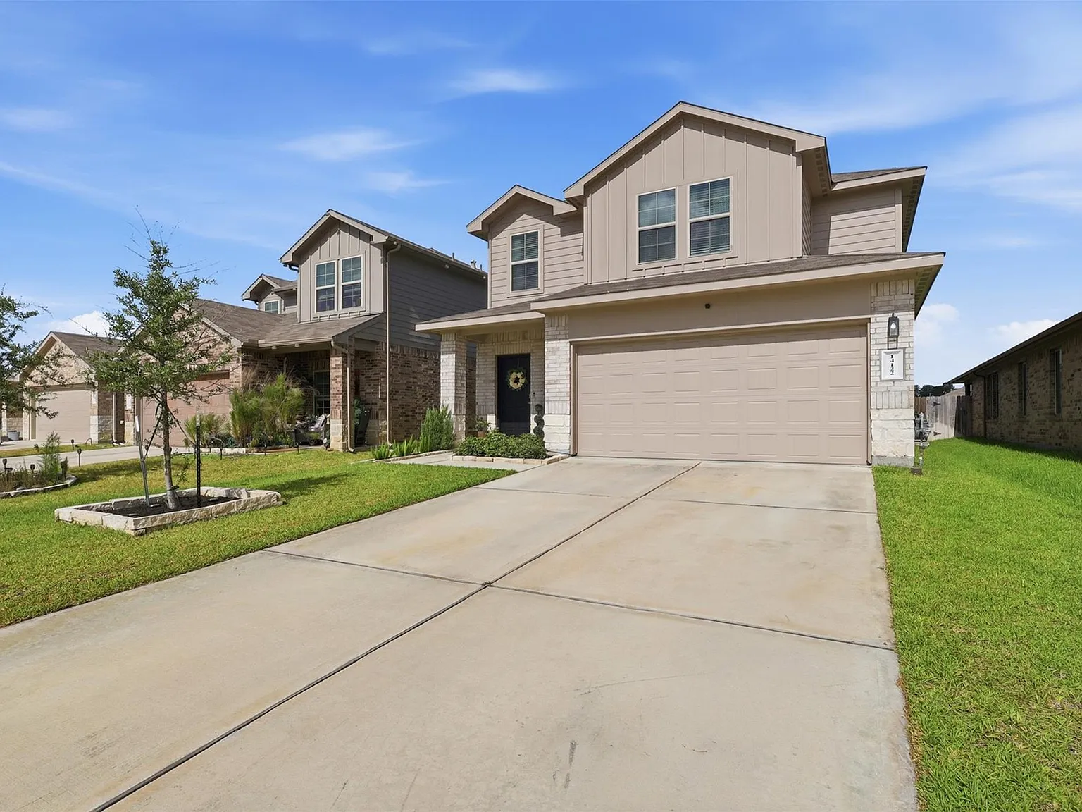 3 bed, 2.5 bath, 2047 sqft, $2,000 — Photo 2