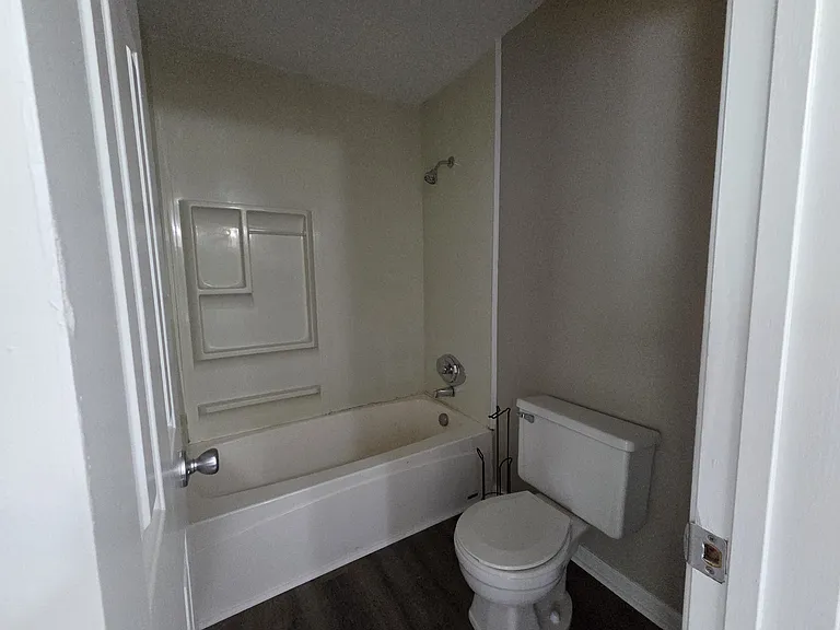 314 Falling Ln — Photo 13