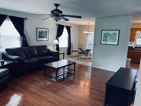 4th image of 205 Harmon Cir