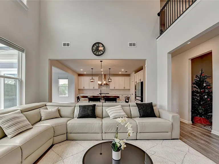 4665 Shipley Ave — Photo 32