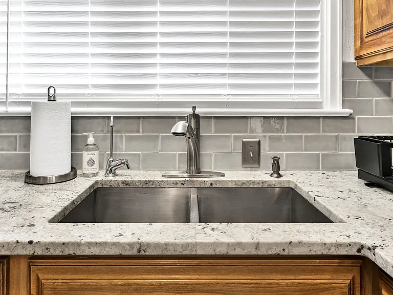 2306 W Madison Ave — Photo 10