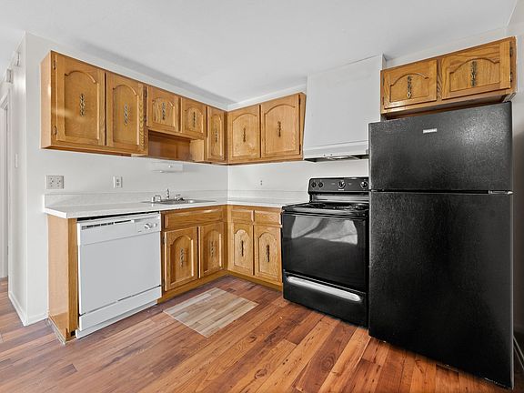 5th image of 1860 Sunset Ave #125