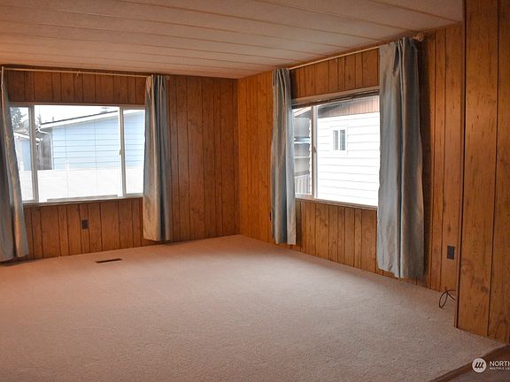4th image of 7508 47th Avenue NE #13