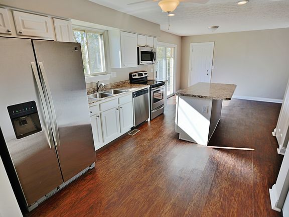 5th image of 2548 Marigold Dr