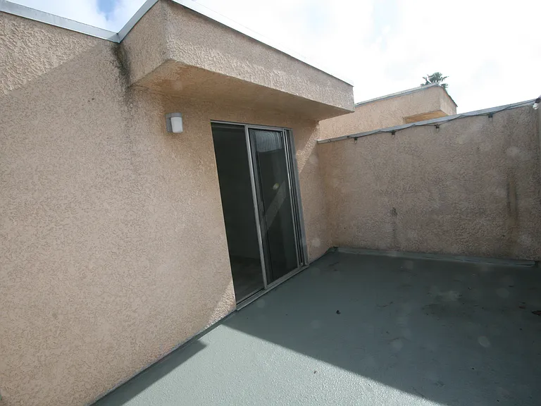 3637 Clarington Ave #213 — Photo 96