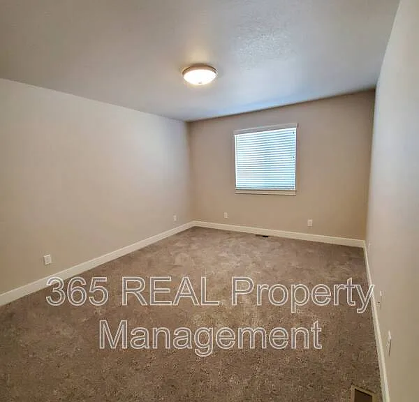 1699 Westward Pl #3 — Photo 8