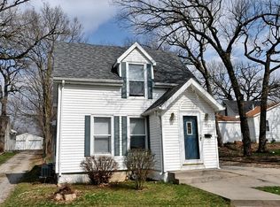 1003 Elm Dr, Mason City, IA 50401