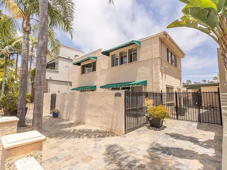 Remodeled 2 Bedroom/ 1 Bath Apartment Near Strand Beach in Oceanside! — Photo 23