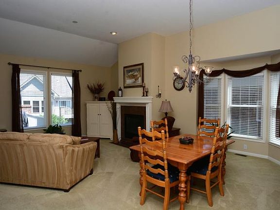3rd image of 6412 W 134th St