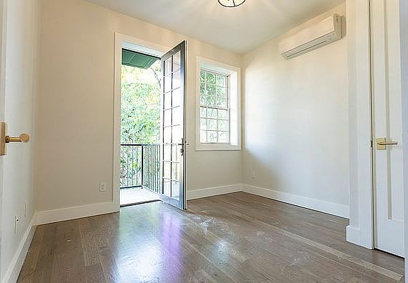 4th image of 543 Marcy Ave #F4