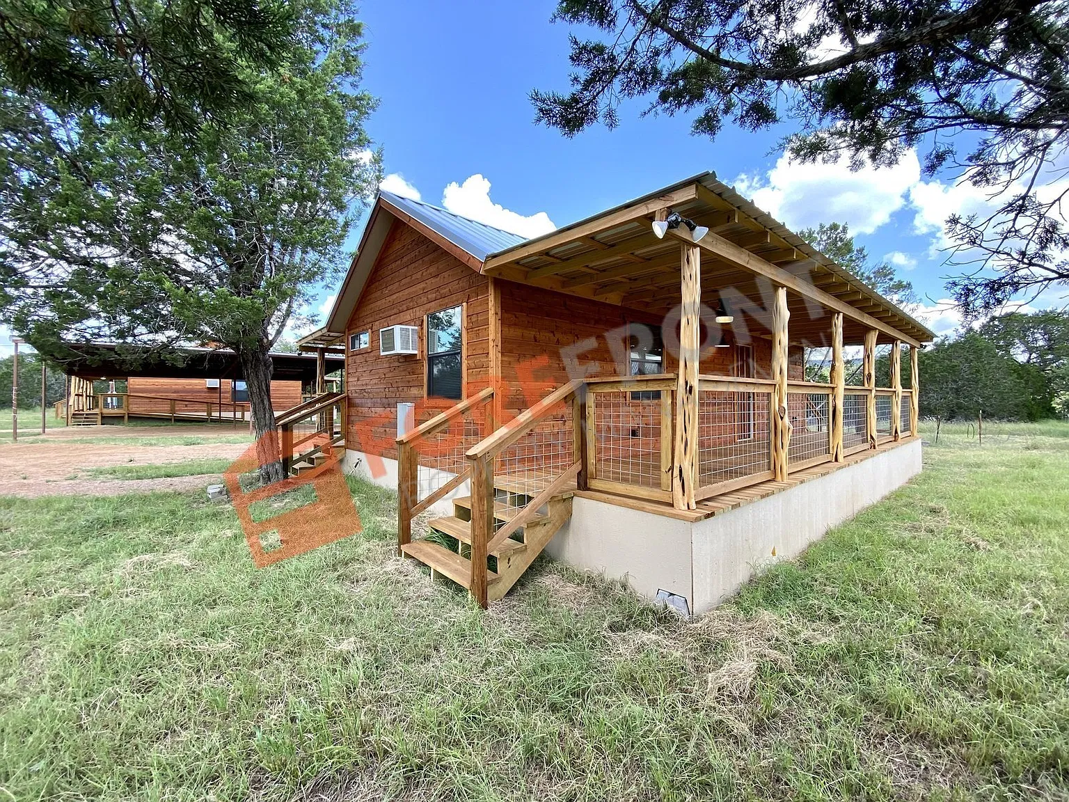 624 Deer Creek Dr #B — Photo 2