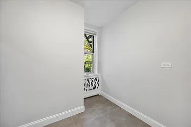 Sold by BREU CHURCHILL