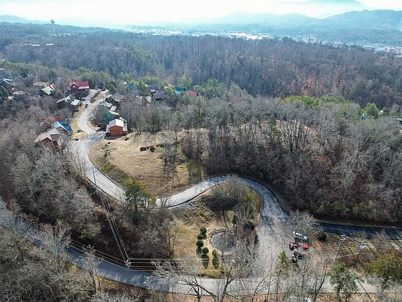 4th image of 144 Alpine Village Way #144
