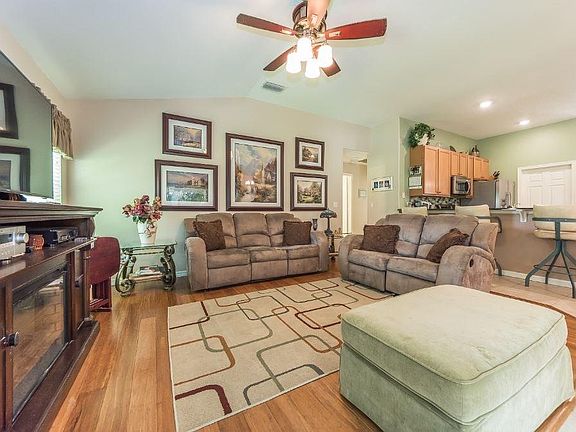 5th image of 4425 6th Pl SW