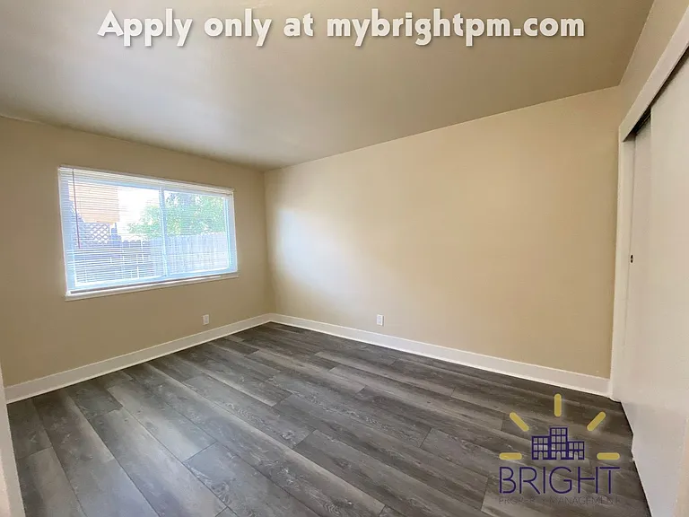 Sutter Apartments — Photo 13