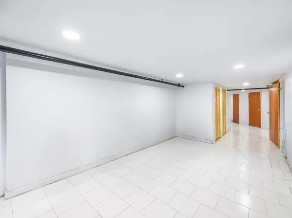 578 Bergen Street image 22 of 30