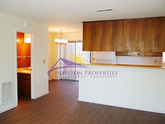 5th image of 3261 La Canada Dr APT 1