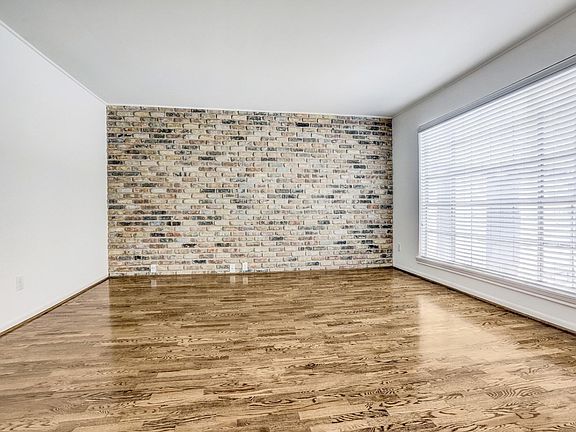 4th image of 415 Hawthorne St APT 4