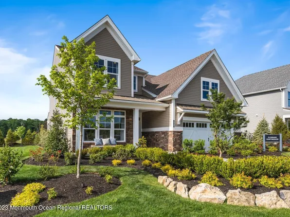 73 Grandview Circle, Farmingdale, NJ 07727