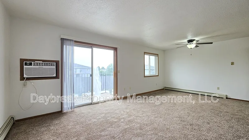 2 bed, 1.0 bath, $875 — Photo 2