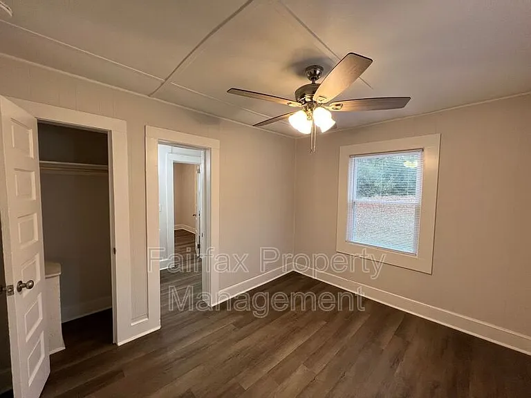 215 Temple Ave — Photo 7