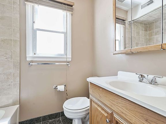 5th image of 160-35 79th St