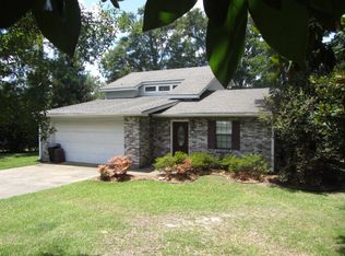 99 Rault Dr, Lumberton, MS 39455