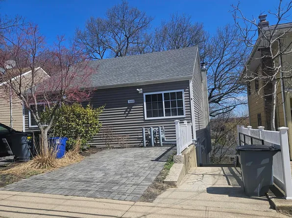 60 Marwood Rd N #B, Pt Washington, NY 11050