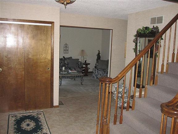 2nd image of 525 Shultz Dr