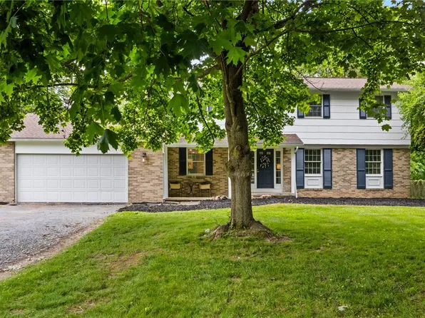 1623 Bridgeboro Dr, Webster, NY 14580