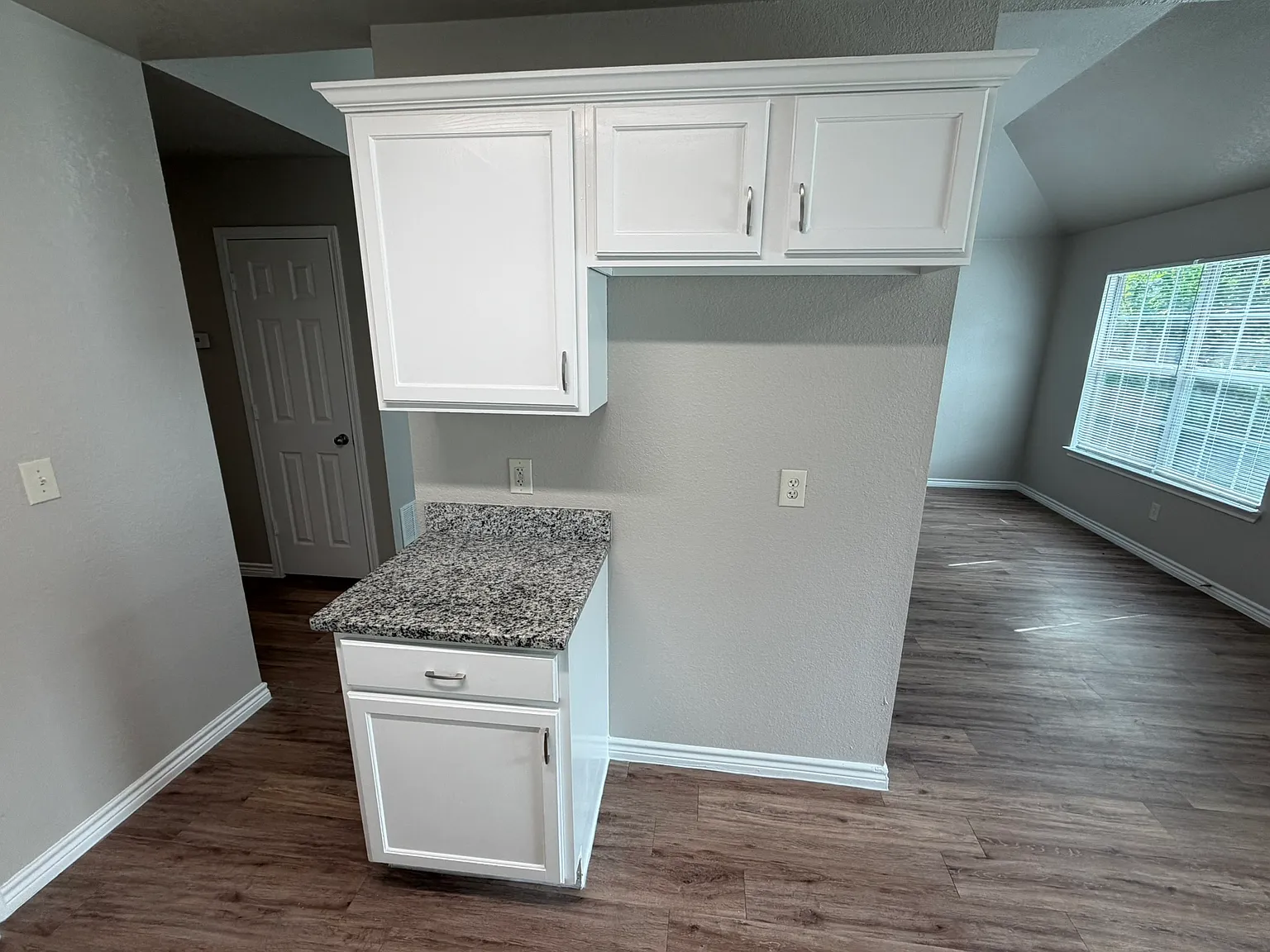 3 bed, 1058 sqft, $1,050 — Photo 3