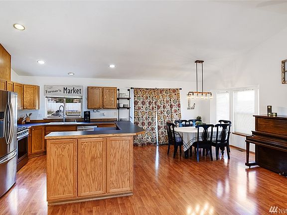 4th image of 20219 Valmore Ave NE
