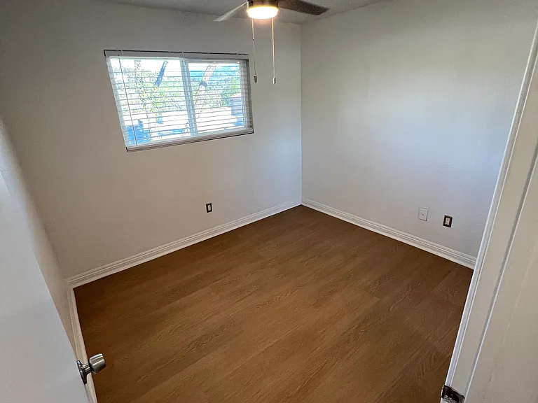 4625 Grey Dr #4 — Photo 9