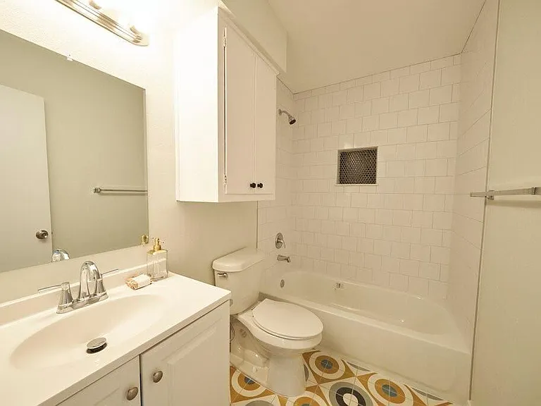 8616 Fireside Dr #B — Photo 7