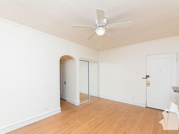 4th image of 5019 N Wolcott Ave #203C