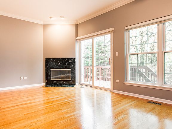 3rd image of 3801 N Milwaukee Ave Unit F