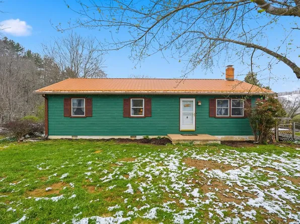 1208 Dry Rd, Speedwell, VA 24374