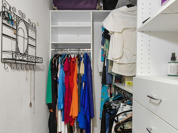 5th image of 3 Sheridan Sq APT 3B