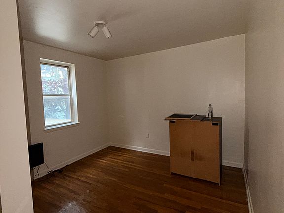 4th image of 1426 Lombard St APT 2B