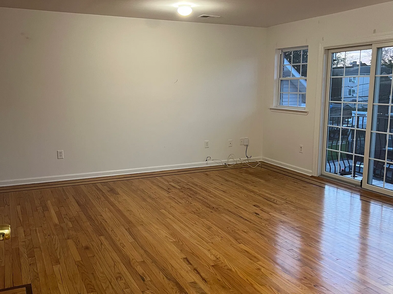 3 bed, 3224 sqft, $2,700 — Photo 2