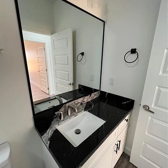 1417 Hibiscus Ave #4 — Photo 8