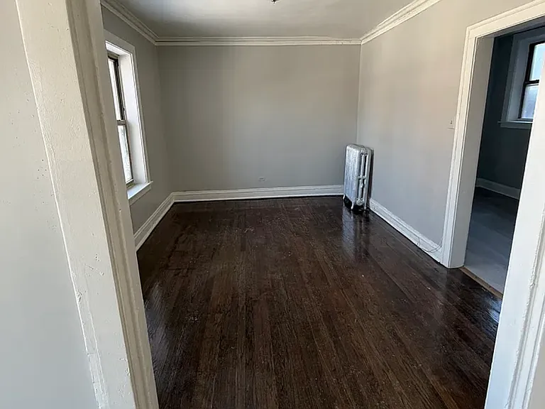 1250 W 83rd St #3 — Photo 5