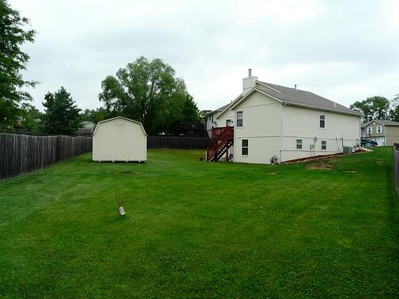 4th image of 412 N Saville Ct