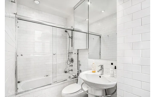 Sold by Douglas Elliman | media 19