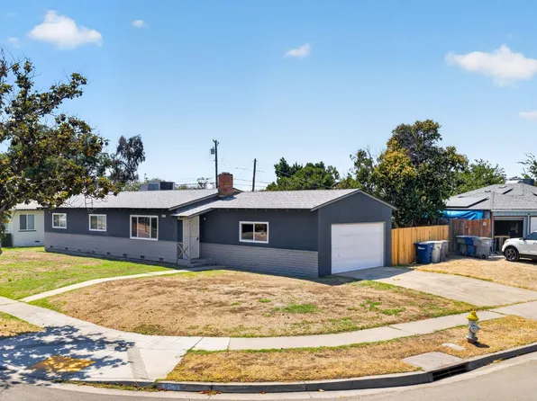 1014 W Marilyn Way, Fresno, CA 93728