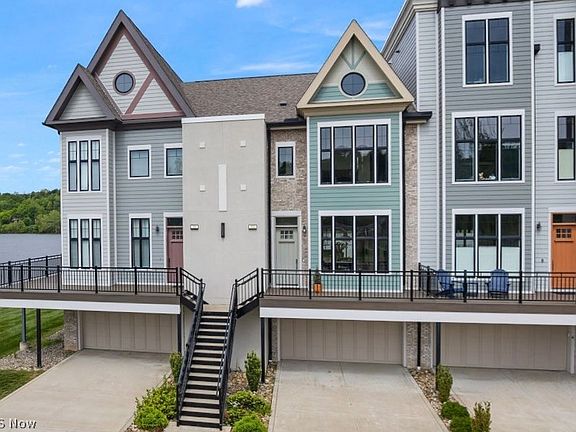 2nd image of 502 Harbor Dr