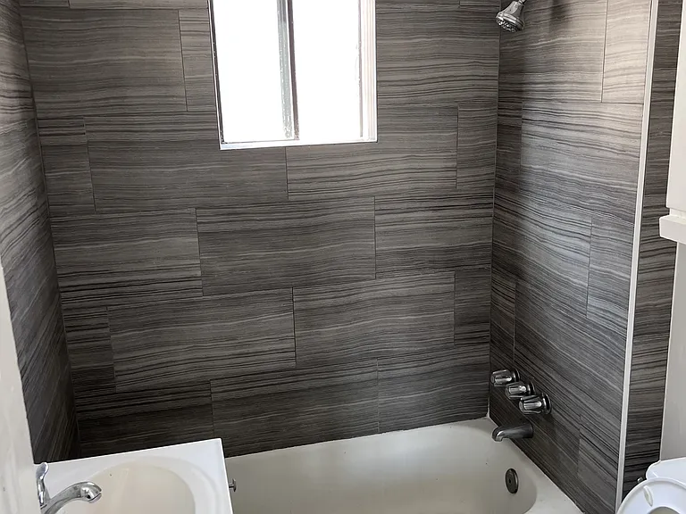 220 W F St — Photo 6