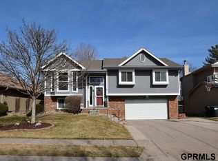 15076 Birch St, Omaha, NE 68116