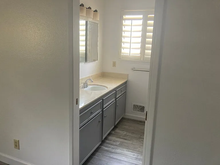 1229 Eastridge Dr — Photo 16