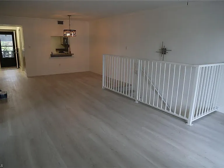 9395 Pennsylvania Ave #7 — Photo 4